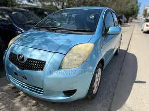 Toyota Vitz 1.3 FWD 3dr 2005 Blue