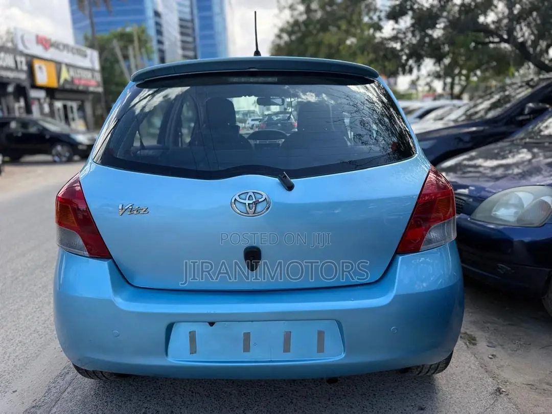 Toyota Vitz 1.3 FWD 3dr 2005 Blue