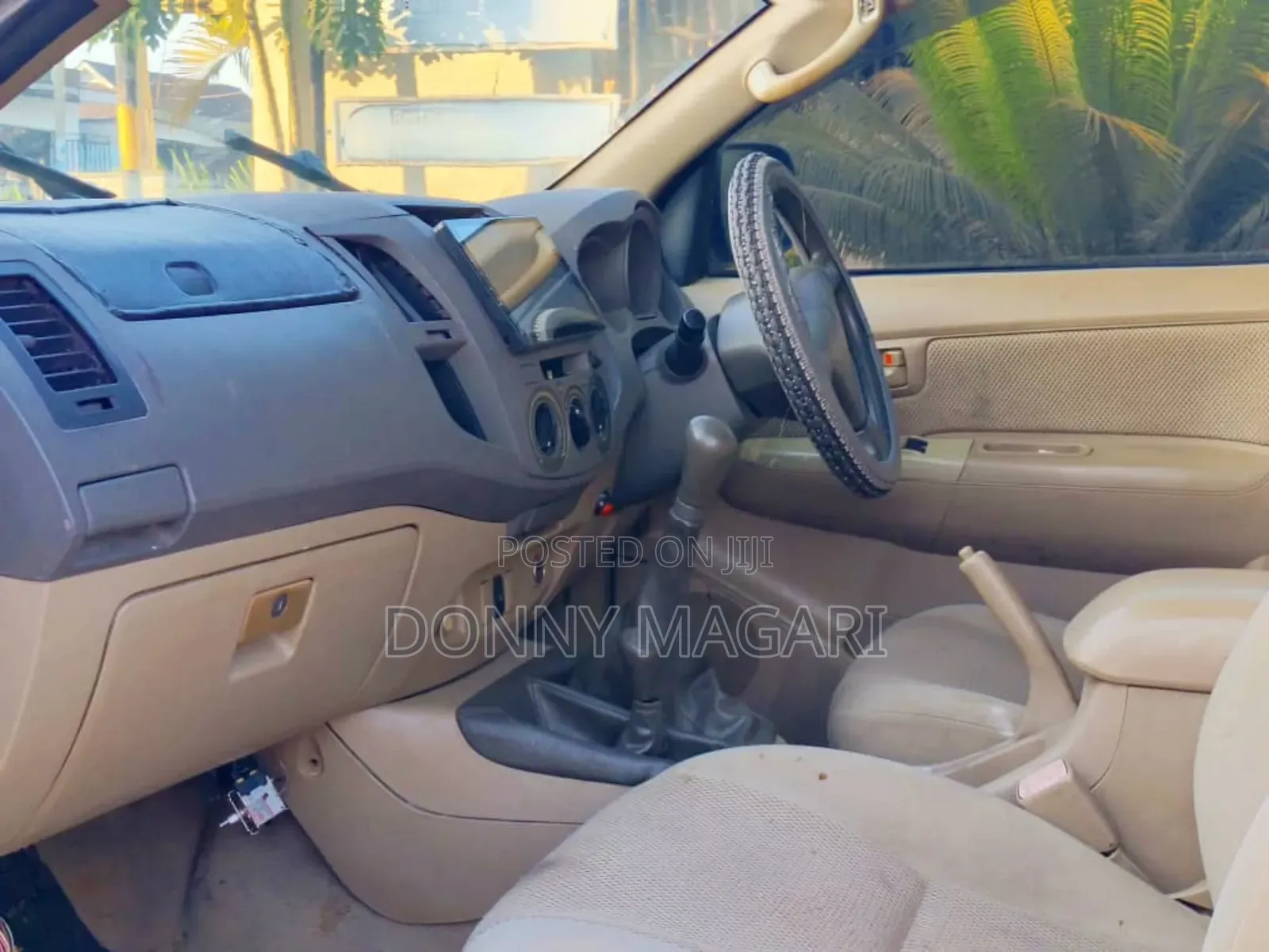 Toyota Hilux 2009 Gold