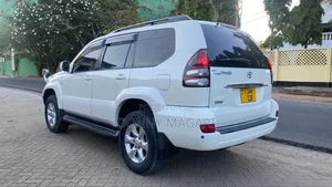 Toyota Land Cruiser Prado 2007 White