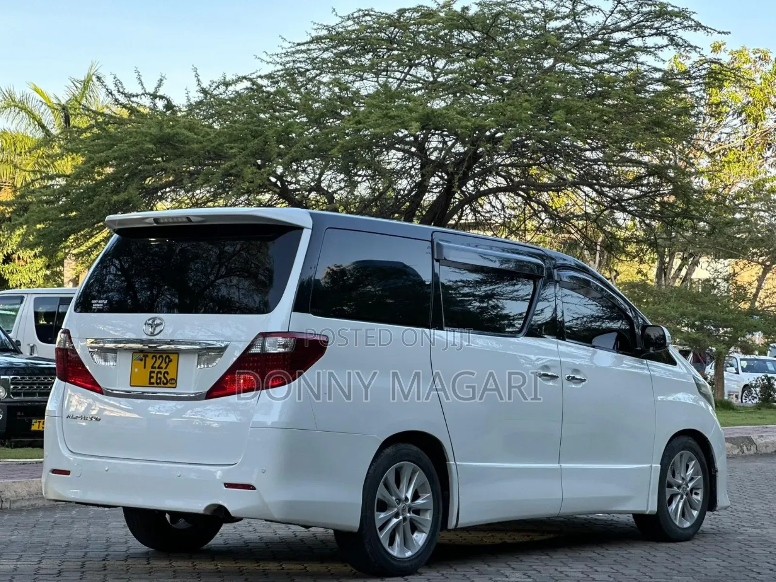 Toyota Alphard 2010 White