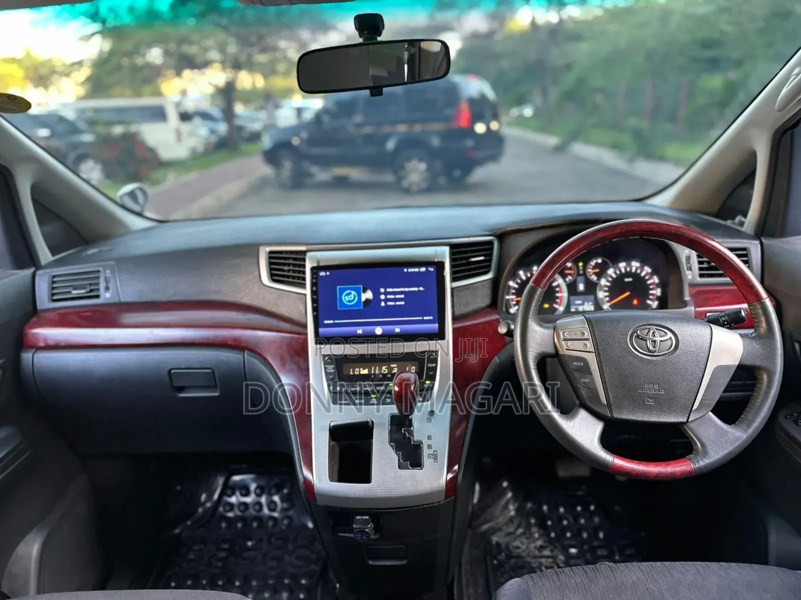 Toyota Alphard 2010 White