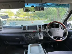 Toyota HiAce 2008 White