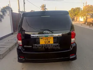 Toyota Corolla Rumion 2008 Black
