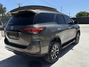 Toyota Fortuner 2023 Gray