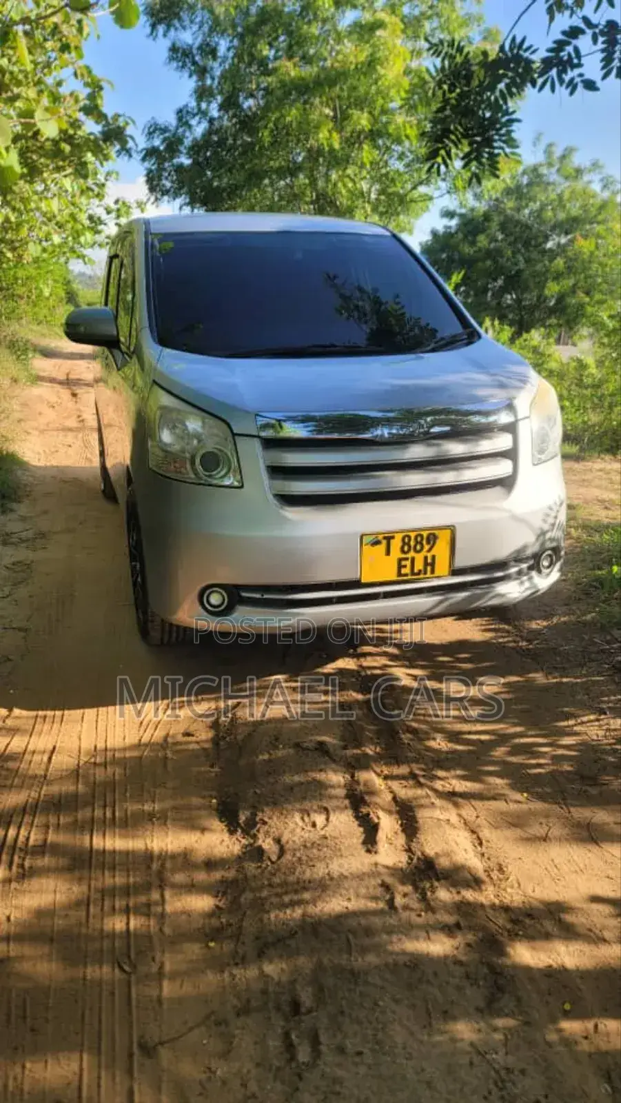 Toyota Noah 2009 Silver