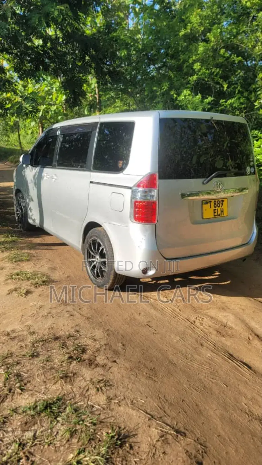 Toyota Noah 2009 Silver