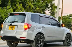 Subaru Forester 2010 Silver