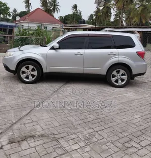 Subaru Forester 2010 Silver