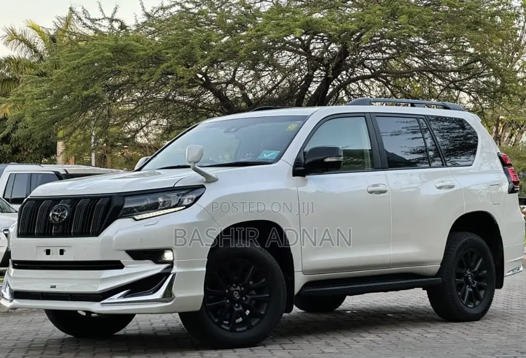 Toyota Land Cruiser Prado 2.7 2023 White