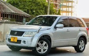 Suzuki Escudo 2005 Silver