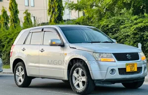 Suzuki Escudo 2005 Silver