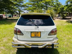 Toyota Harrier 2006 White
