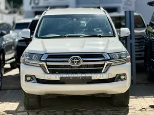 Toyota Land Cruiser 2019 White