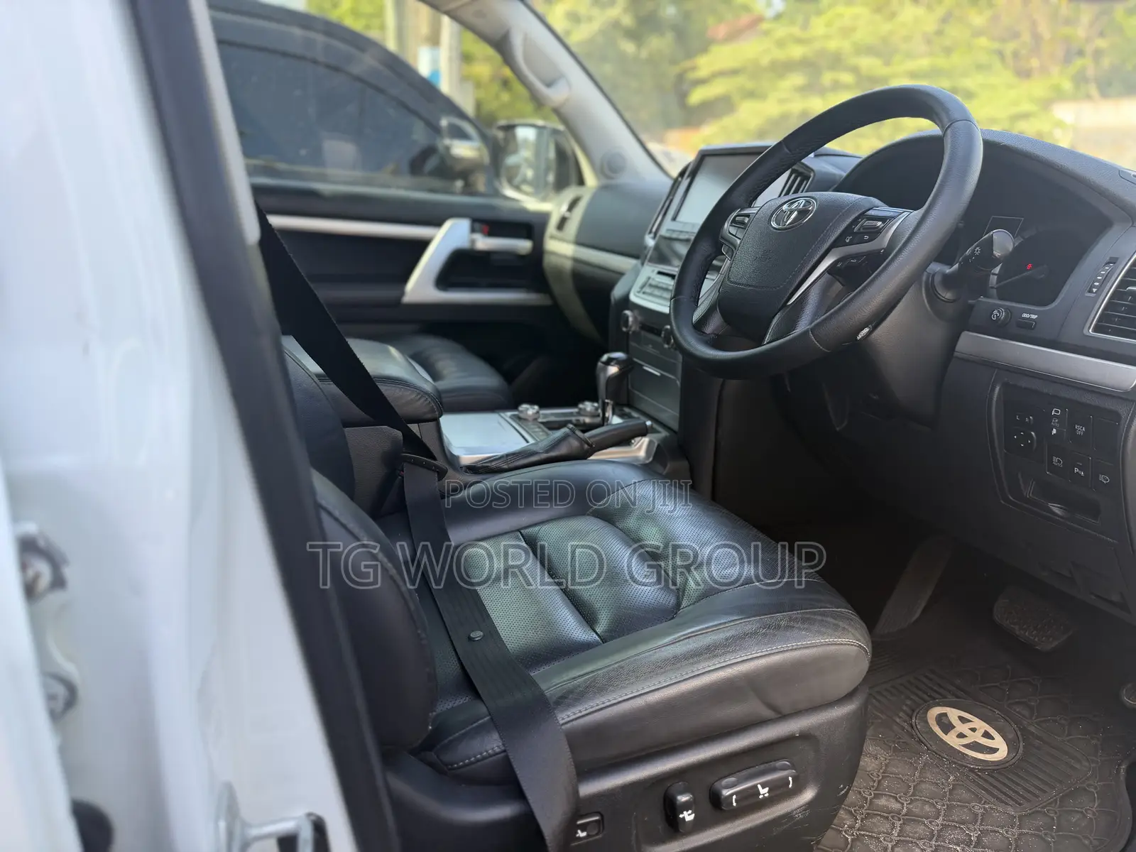 Toyota Land Cruiser 2019 White
