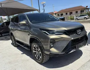 Toyota Fortuner 2023 Brown