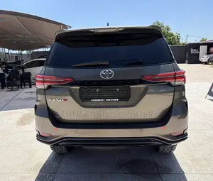 Toyota Fortuner 2023 Brown