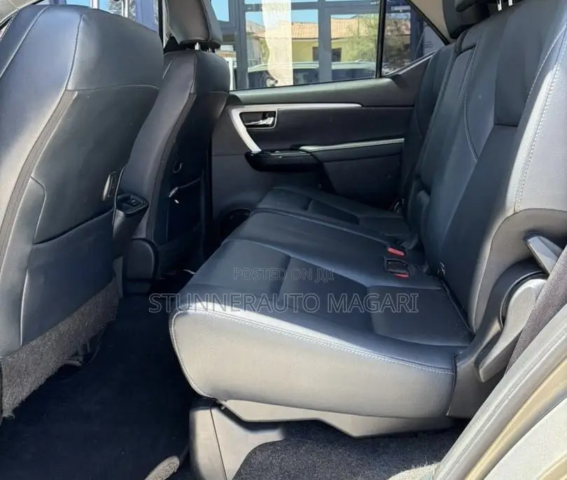 Toyota Fortuner 2023 Brown