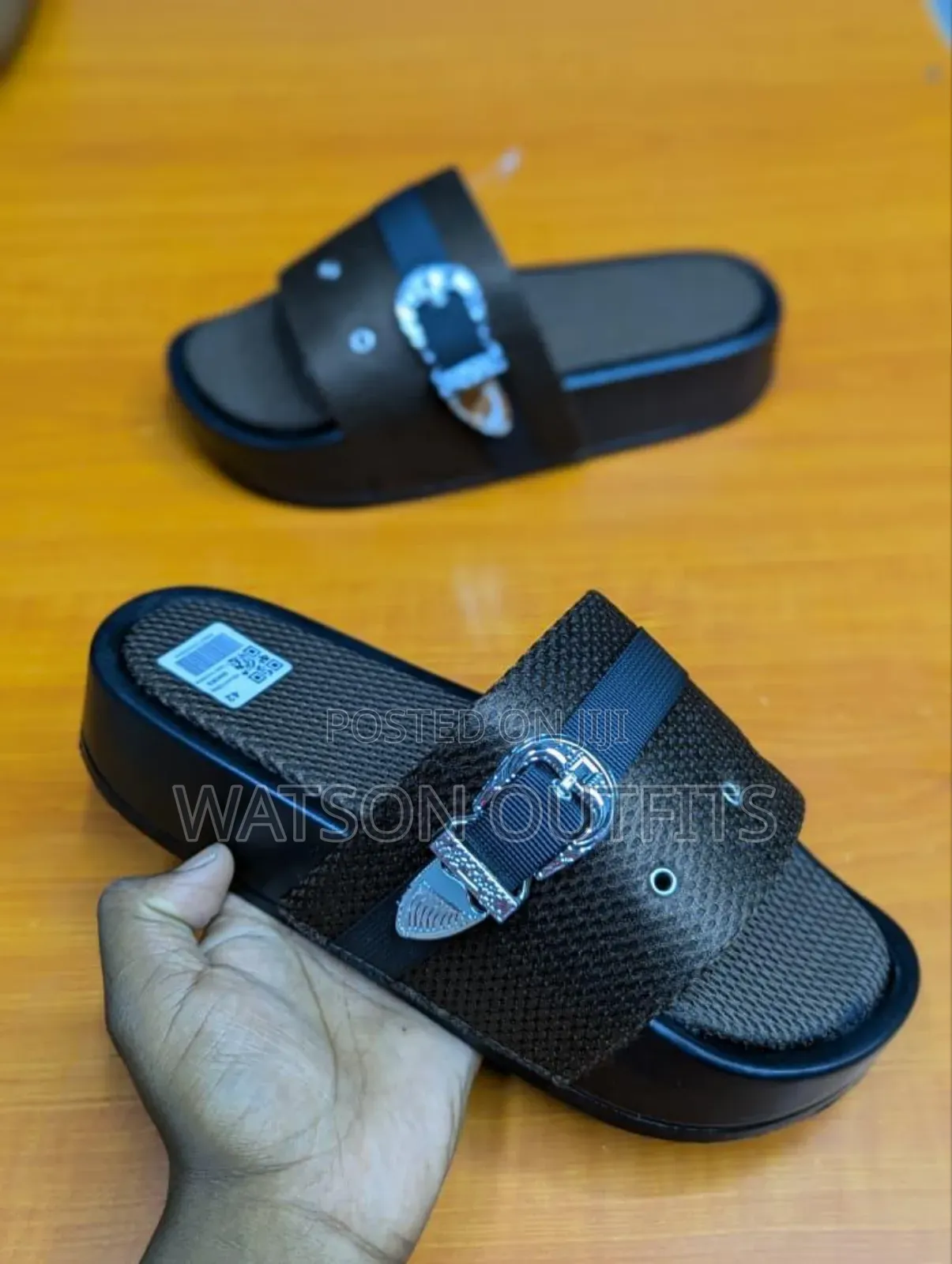 Sendo Au Sandals Mpya Kwa Mwonekano Bomba or Best Look