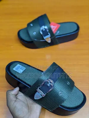 Sendo Au Sandals Mpya Kwa Mwonekano Bomba or Best Look