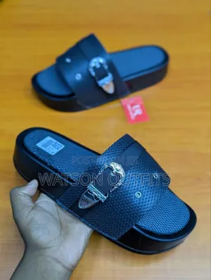 Sendo Au Sandals Mpya Kwa Mwonekano Bomba or Best Look