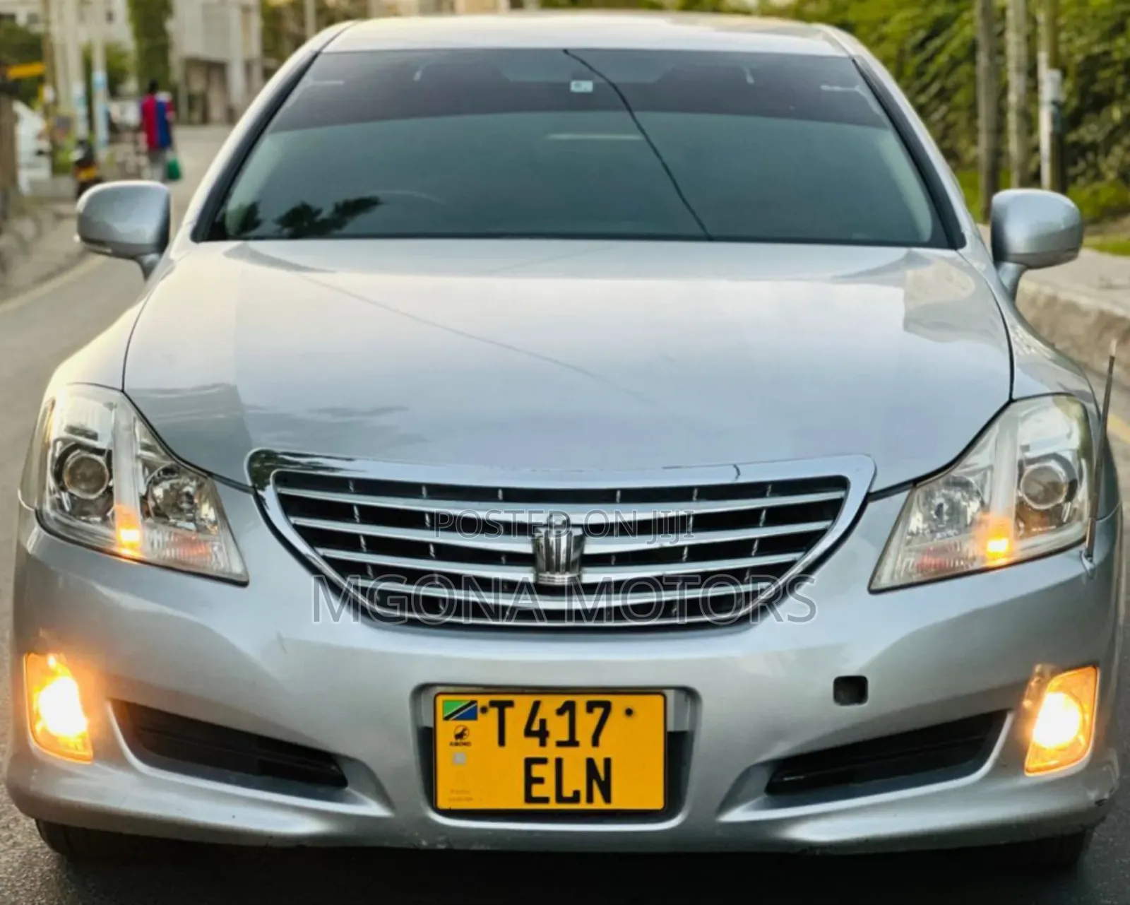 Toyota Crown 2010 Silver