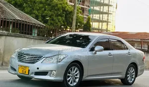 Toyota Crown 2010 Silver