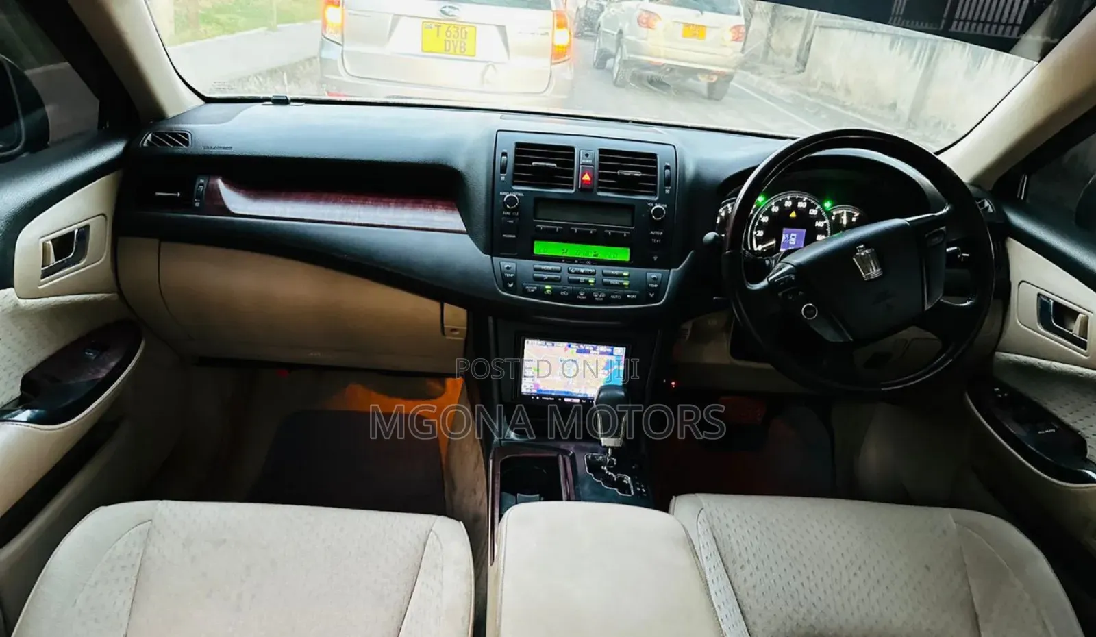 Toyota Crown 2010 Silver