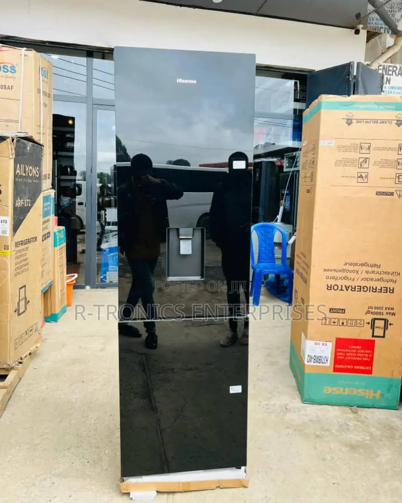 Hisense Refrigerator 263l Water Dispenser, Bottom Freezer