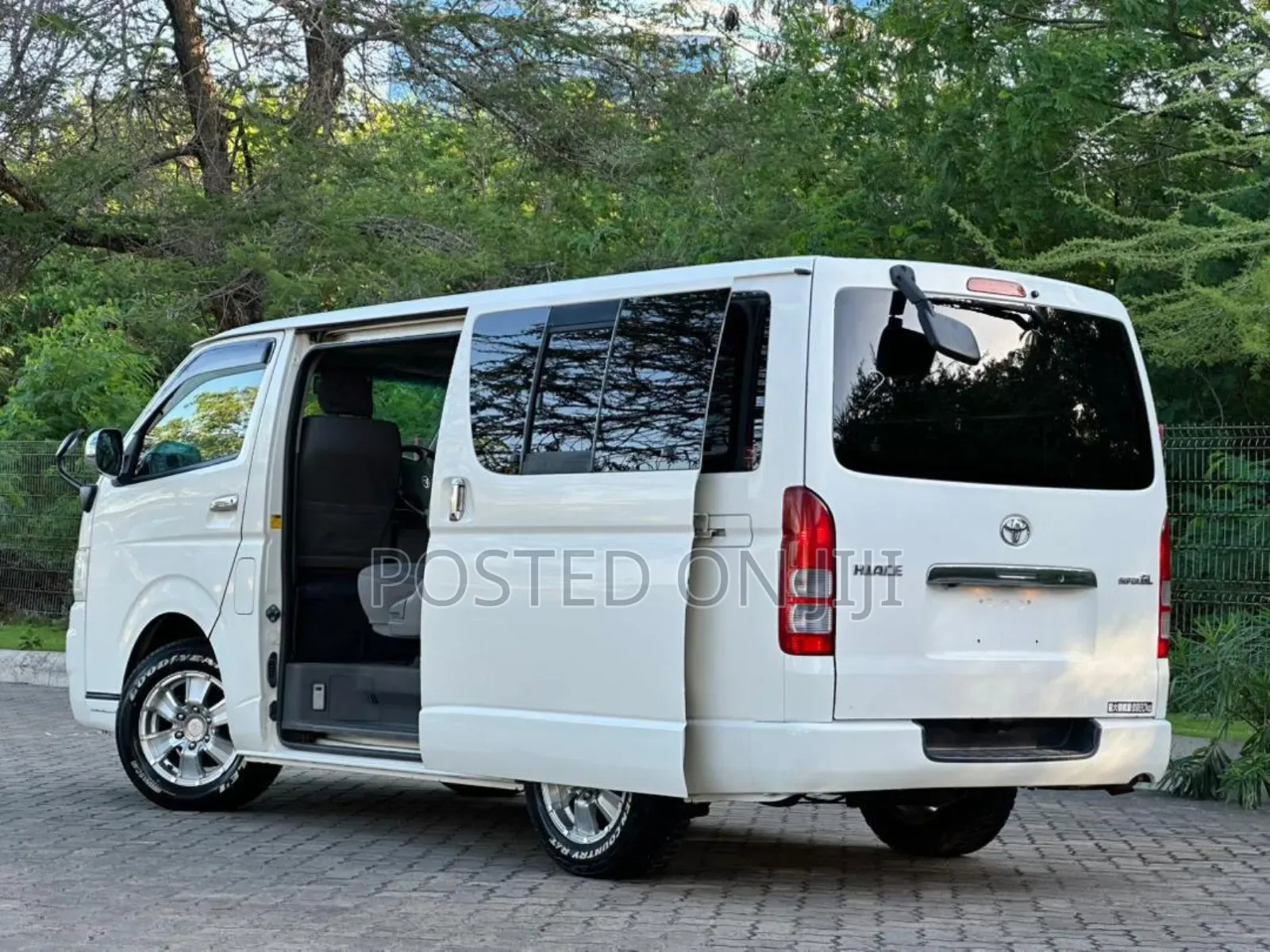 Toyota HiAce 2008 White