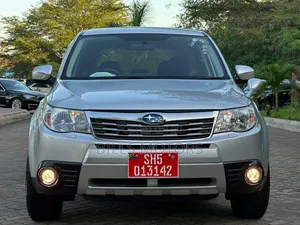 Subaru Forester 2010 Silver