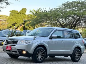 Subaru Forester 2010 Silver