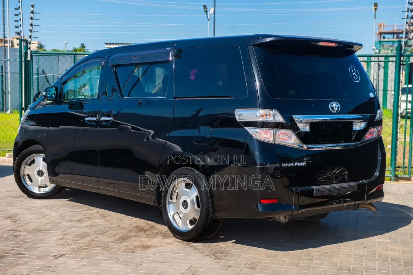 Toyota Vellfire 2010 Purple