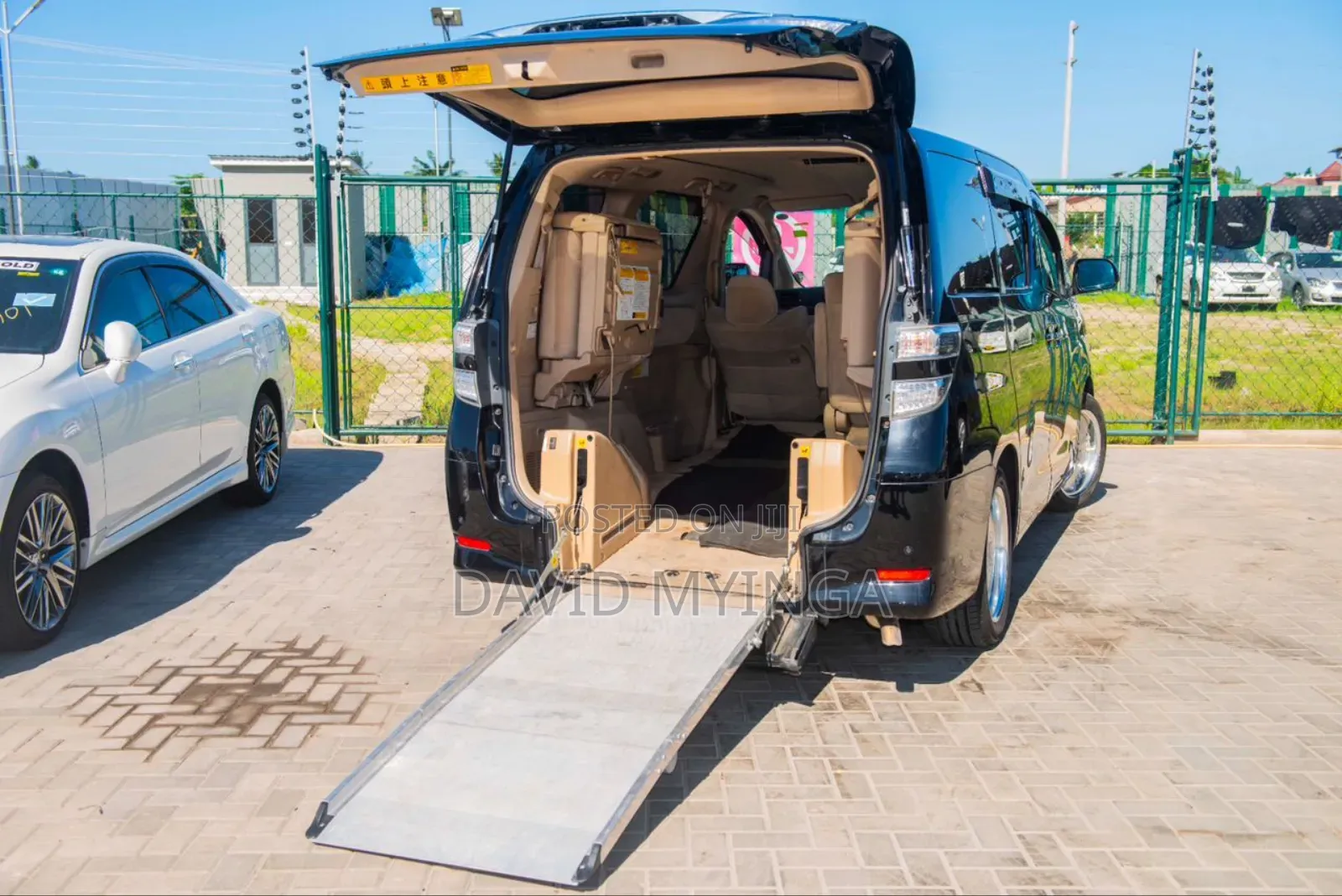 Toyota Vellfire 2010 Purple