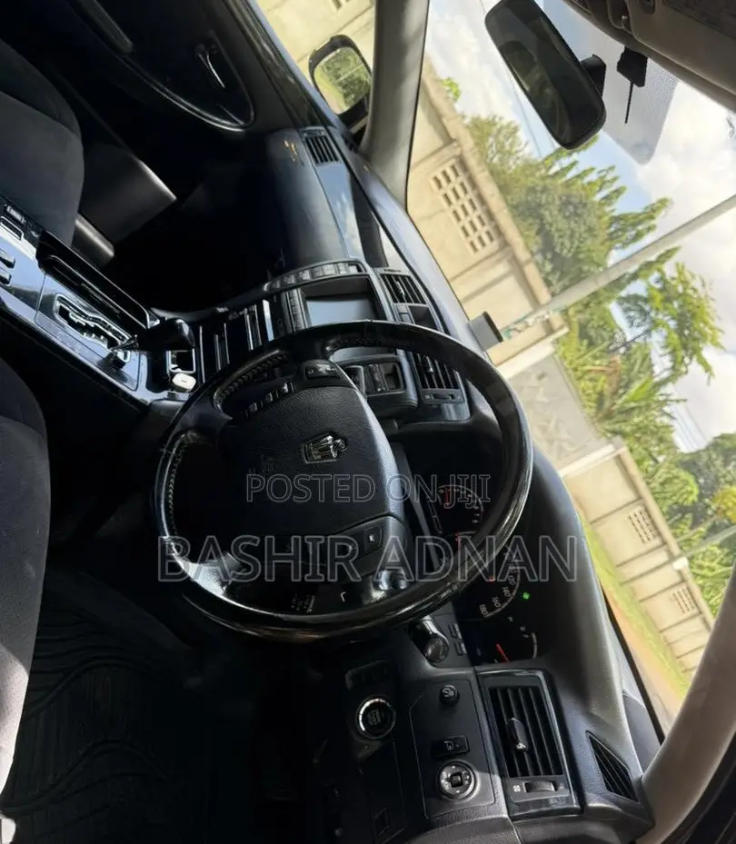 Toyota Crown 2004 Matt Black