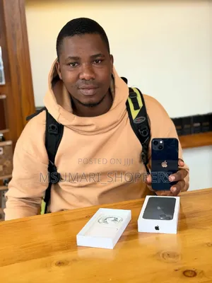 New Apple iPhone 13 128 GB Black