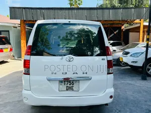 Toyota Noah 2005 White