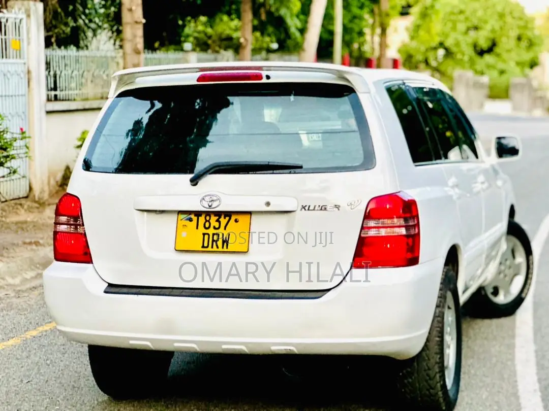 Toyota Kluger 2004 White