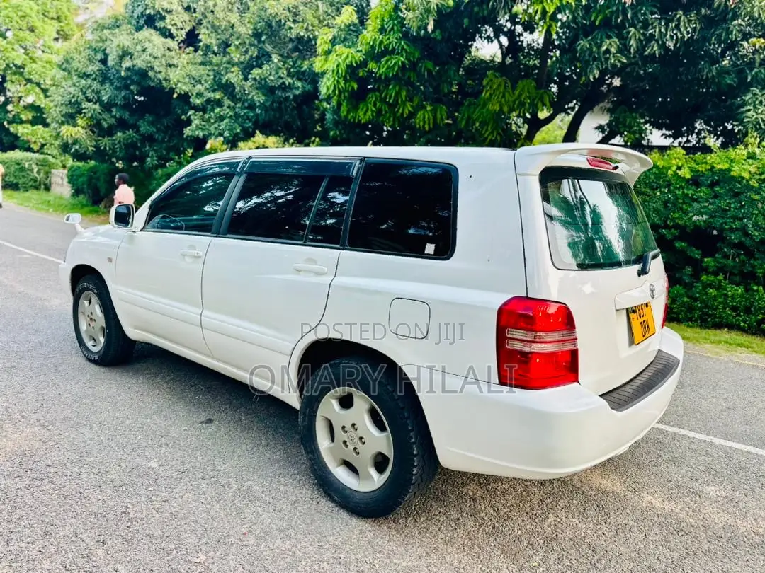 Toyota Kluger 2004 White