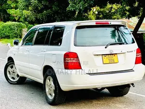 Toyota Kluger 2004 White