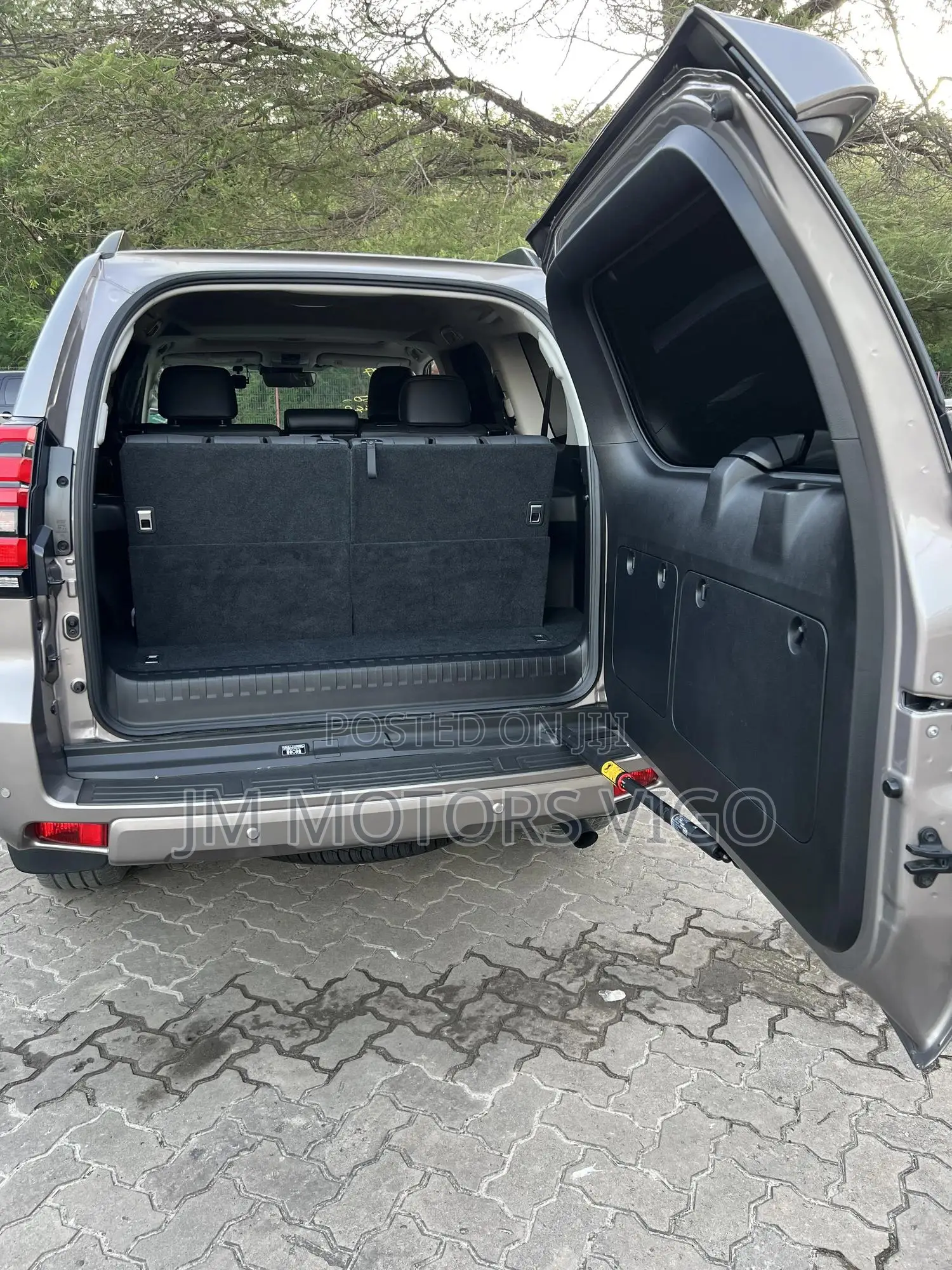 Toyota Land Cruiser Prado 2023 Gray