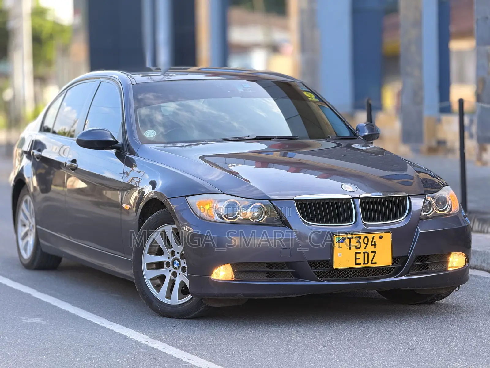 BMW 3 Series 320i RWD 2008 Gray