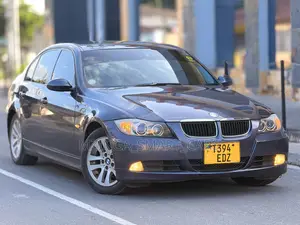 BMW 3 Series 320i RWD 2008 Gray