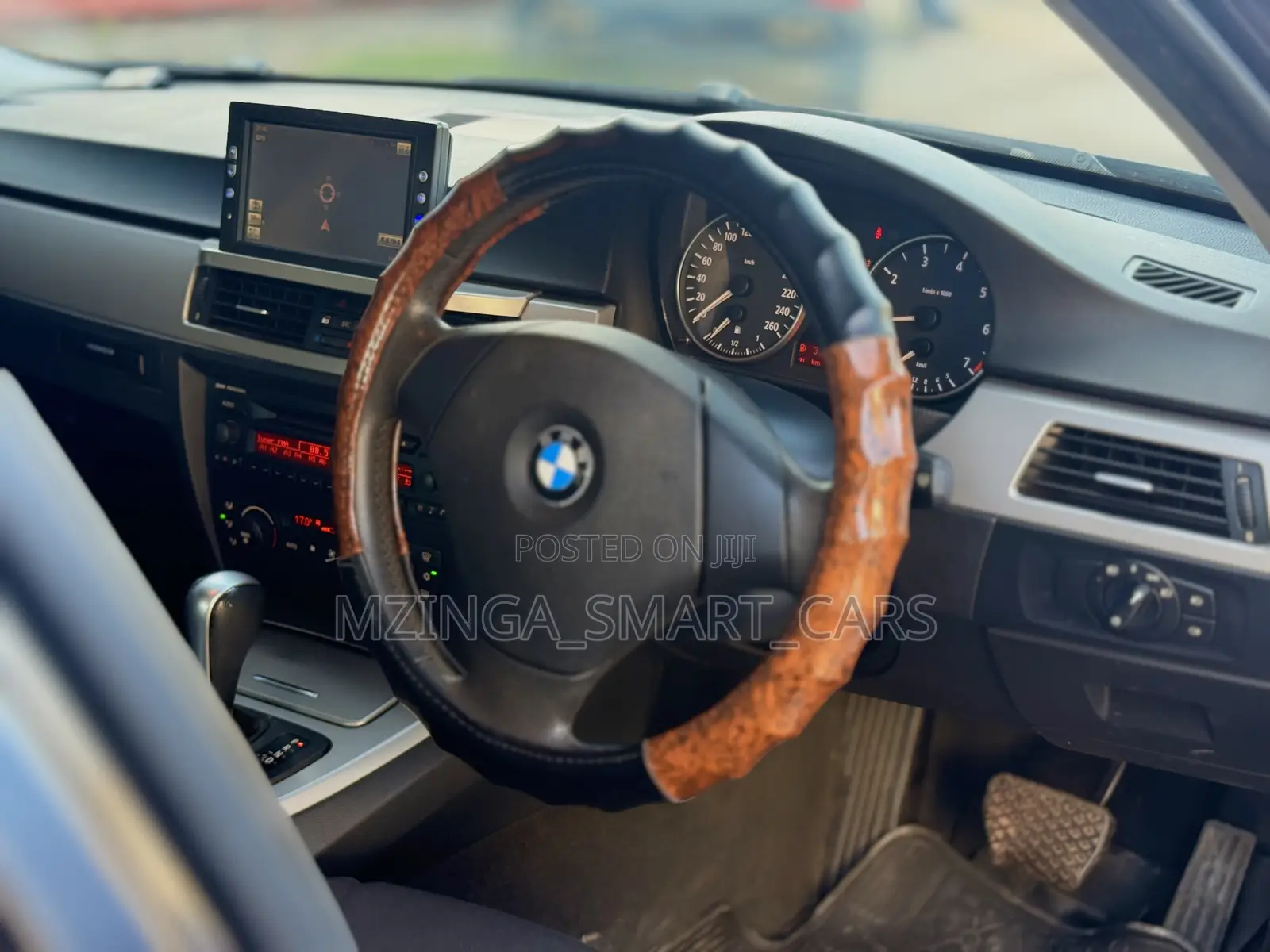 BMW 3 Series 320i RWD 2008 Gray