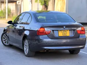 BMW 3 Series 320i RWD 2008 Gray