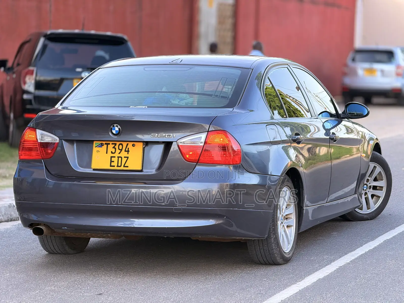 BMW 3 Series 320i RWD 2008 Gray