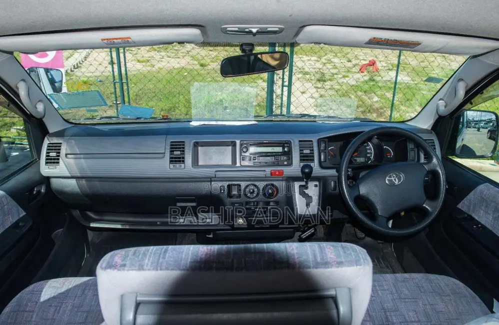 Toyota HiAce 2007 White