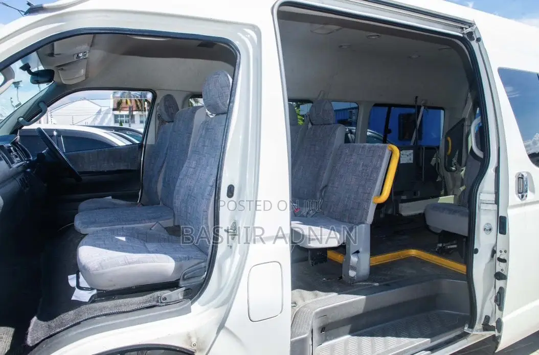 Toyota HiAce 2007 White