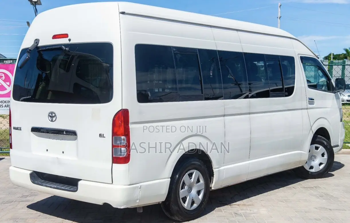 Toyota HiAce 2007 White