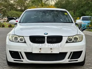 BMW 3 Series 320i RWD 2008 White
